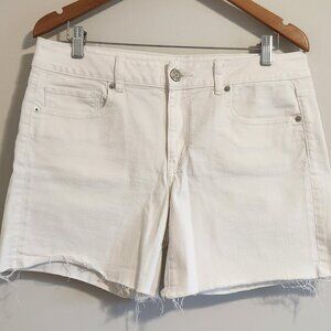 American Eagle Women's White Jean Shorts Size 14